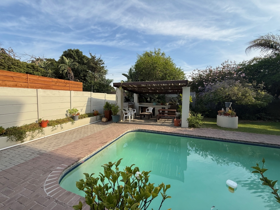 1 Bedroom Property for Sale in Table View Western Cape